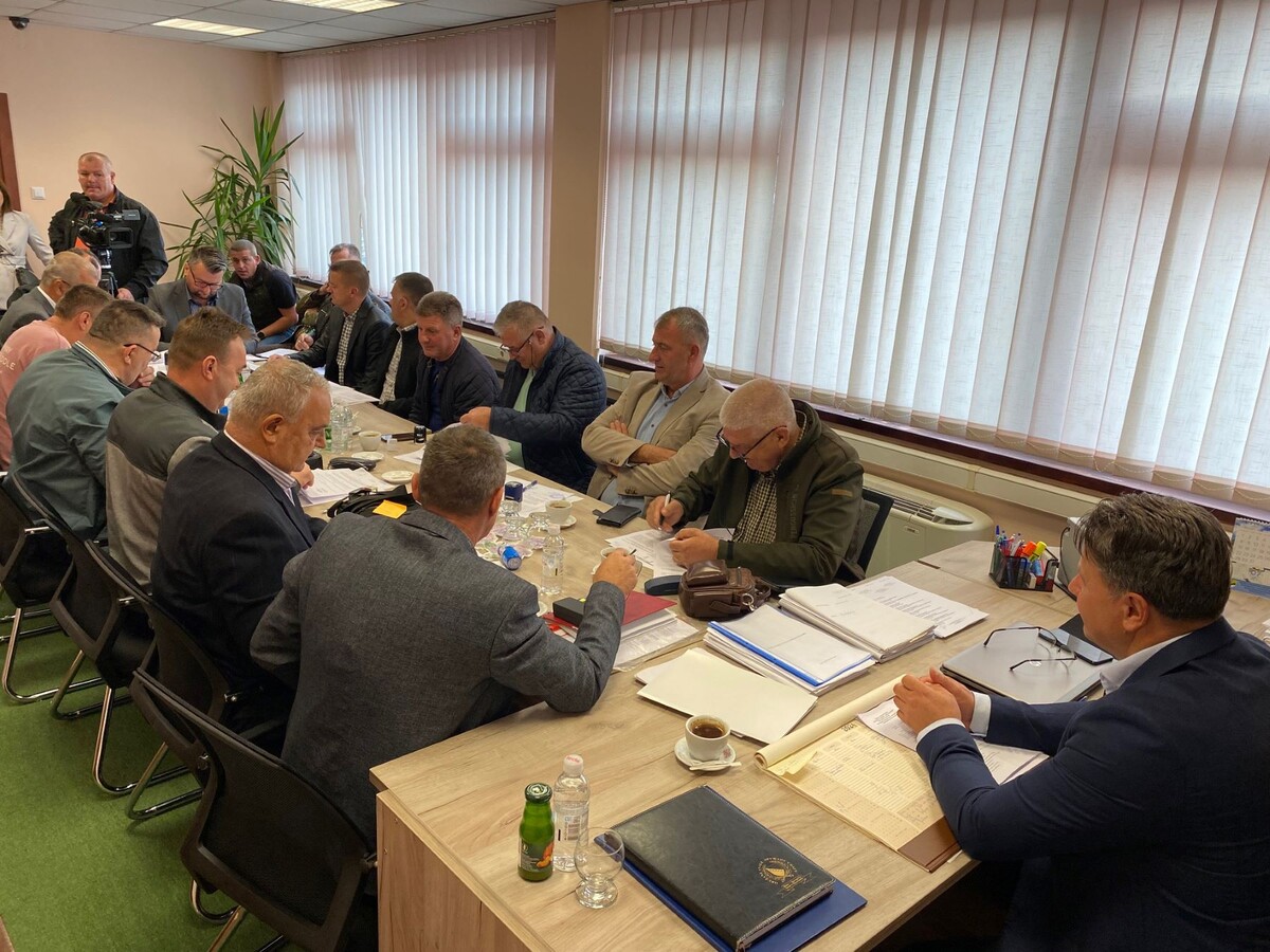 1726736432_66ebe830cb5a7