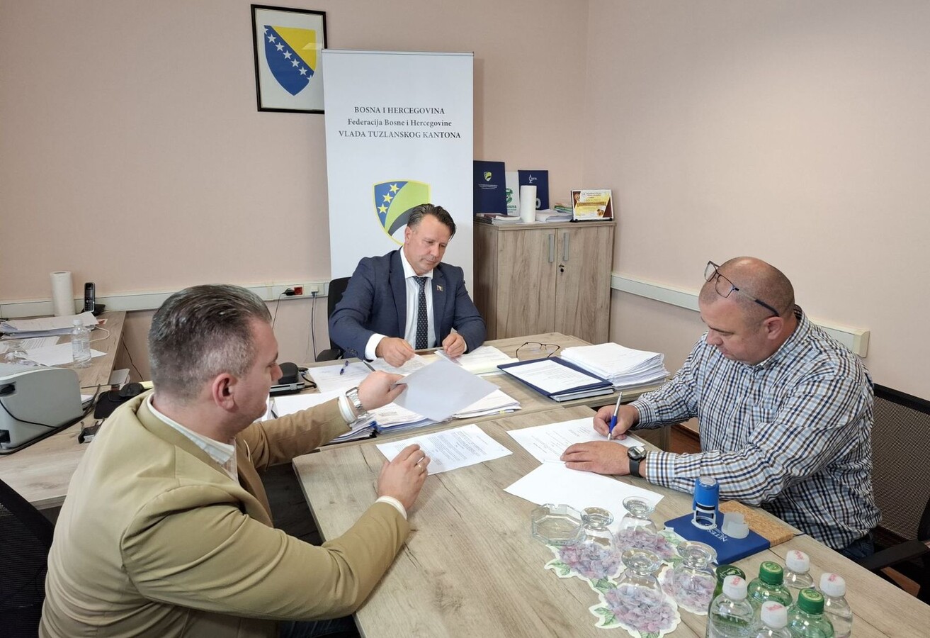 1728568829_6707ddfd4d807