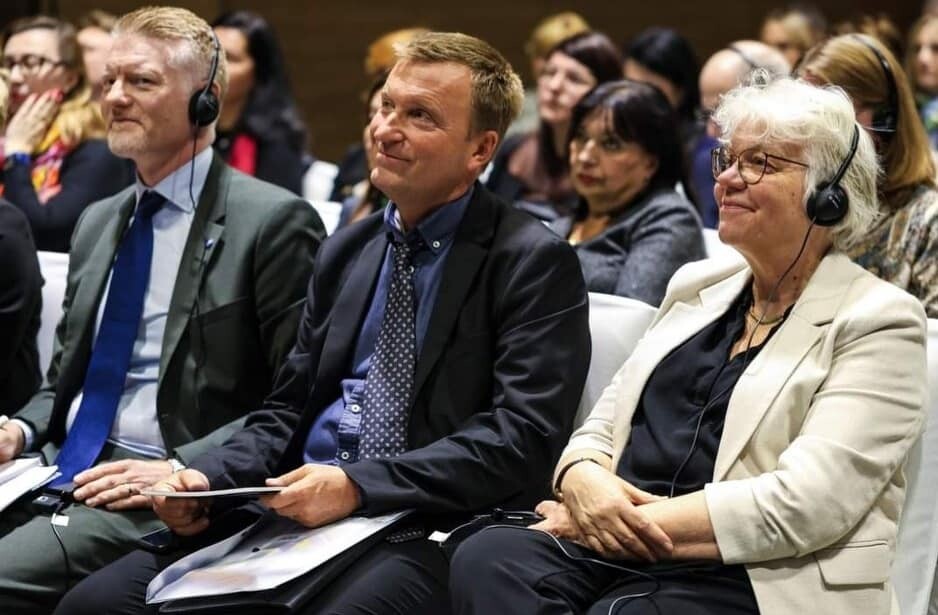 1732194029_673f2eeda90e8