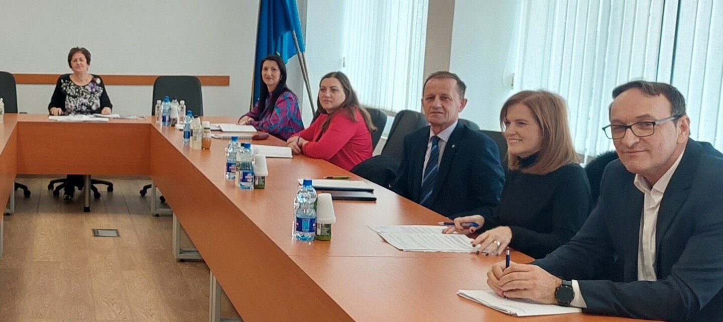 1732194030_673f2eee3038e