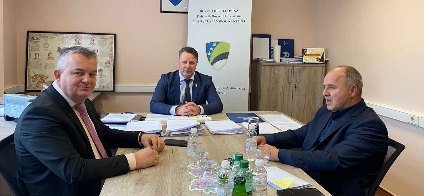 1734508832_67628120c399c