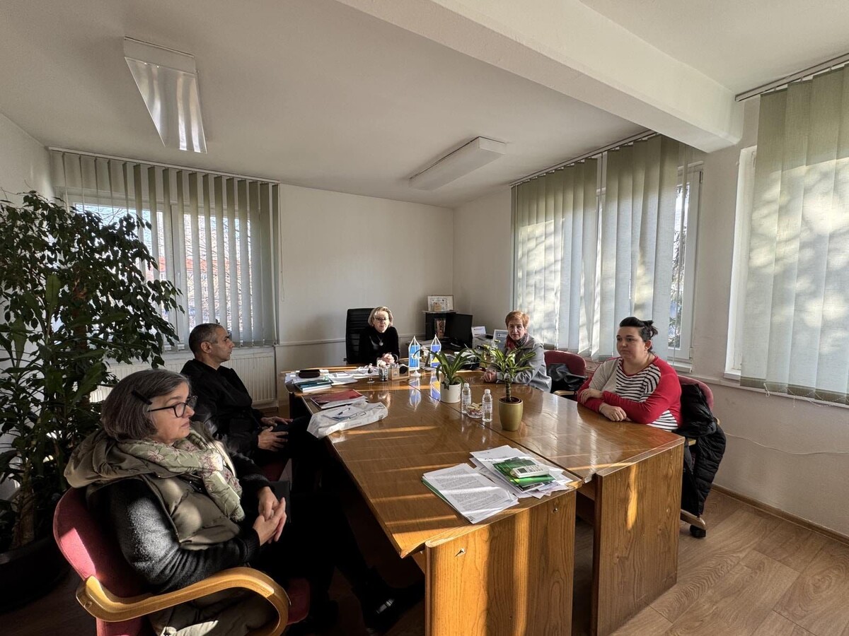 1736341227_677e76ebd6ef4