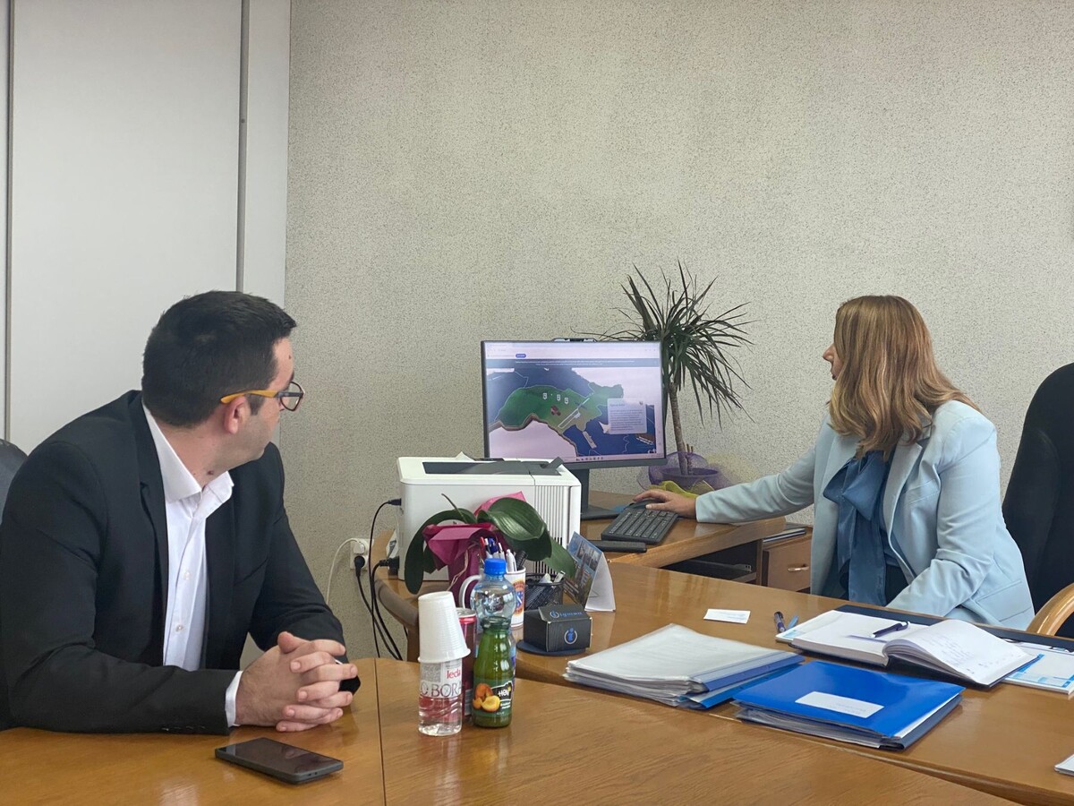 1739368821_67aca975b1543