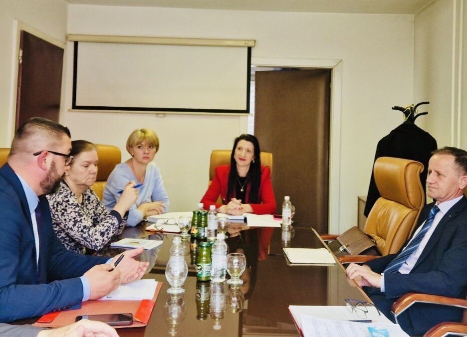 1747432830_6827b57e32e99