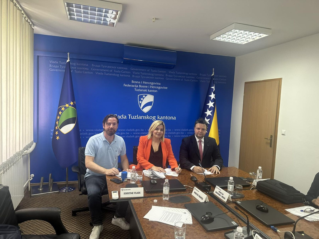 Tuzlanski kanton i lokalne zajednice udruženim snagama u podršci mladima 