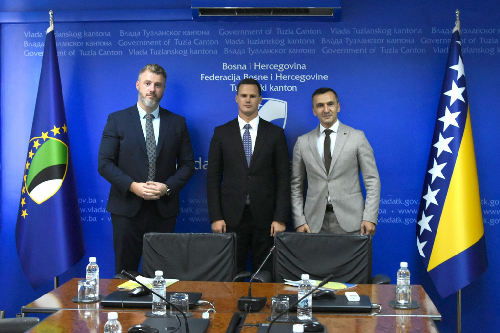 U kontinuitetu, četvrtu godinu zaredom, potpisan Sporazum o načinu isplate donatorskih sredstava penzionerima sa najnižom penzijom.