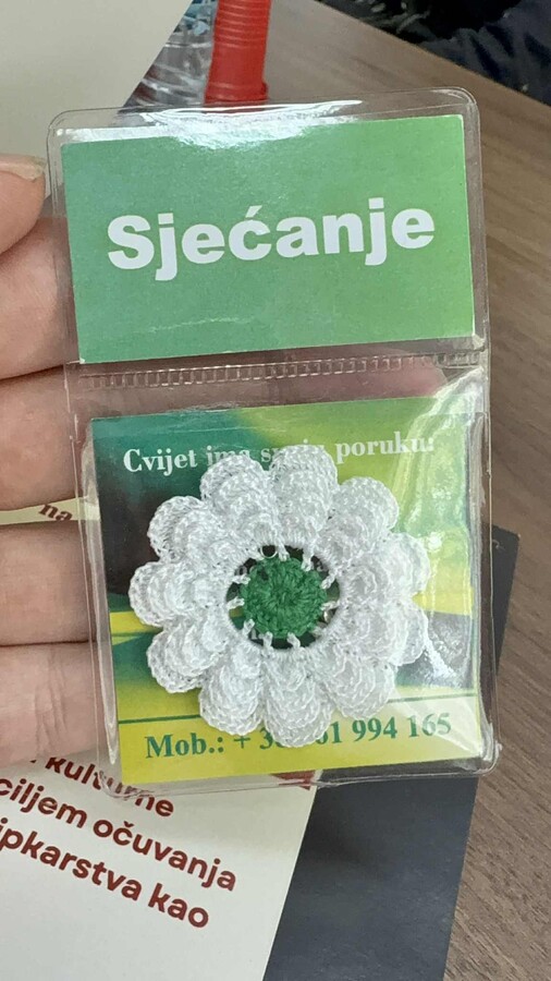 1758726018_68d40782ca58c