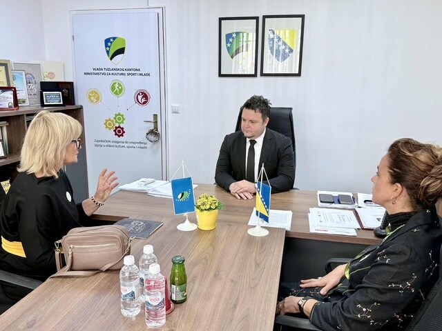 1758726018_68d40782d7f24