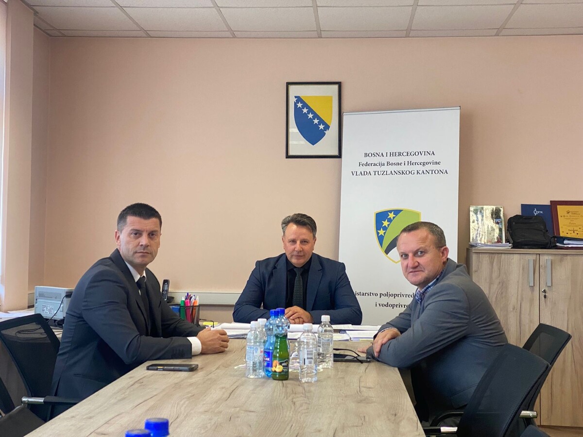 1758808833_68d54b01266f9