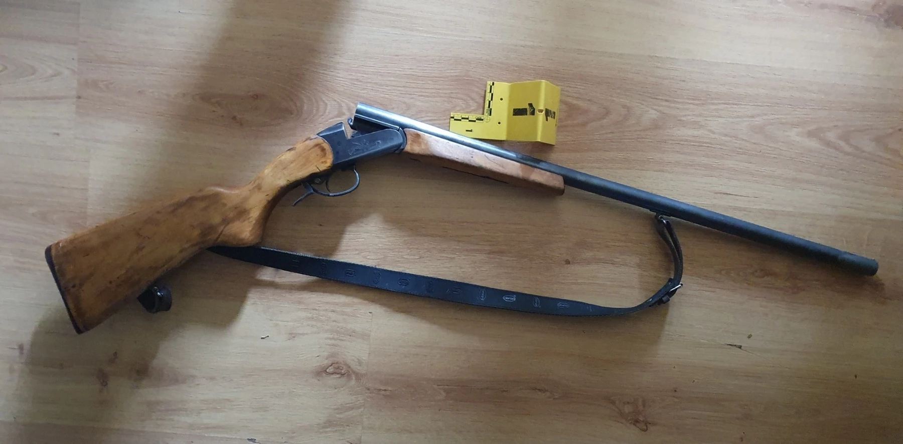 Uprava policije - Izvršeni planski pretresi na više lokacija na području Tuzlanskog kantona, pronađeno oružje i droga